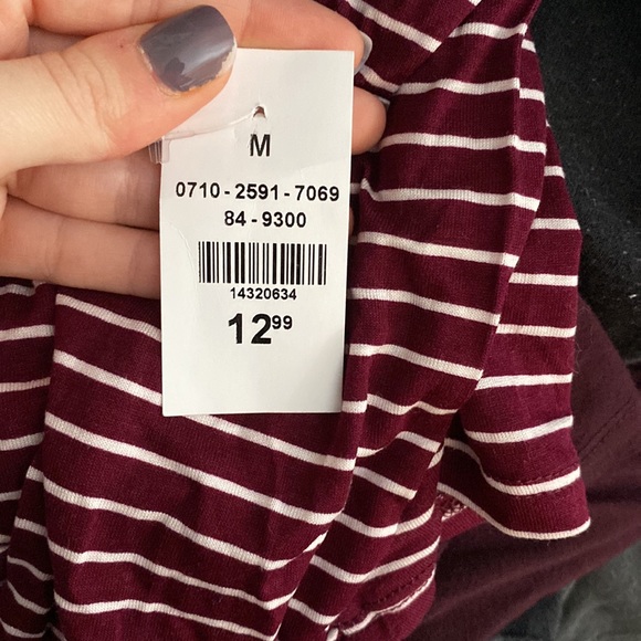 Long sleeve. - Picture 3 of 3